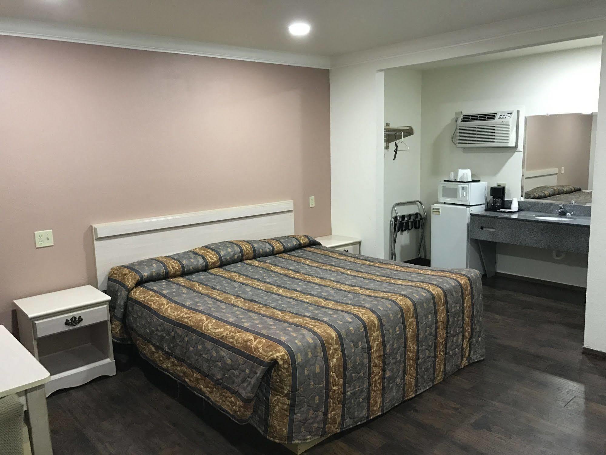 The Woodrose- Newly Renovated Hotel Уилиц Екстериор снимка